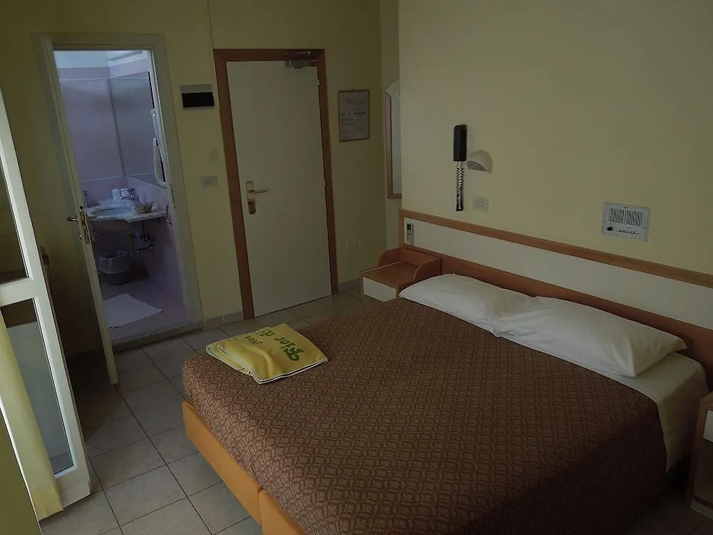 Hotel Fior Di Pino Pinarella Italia