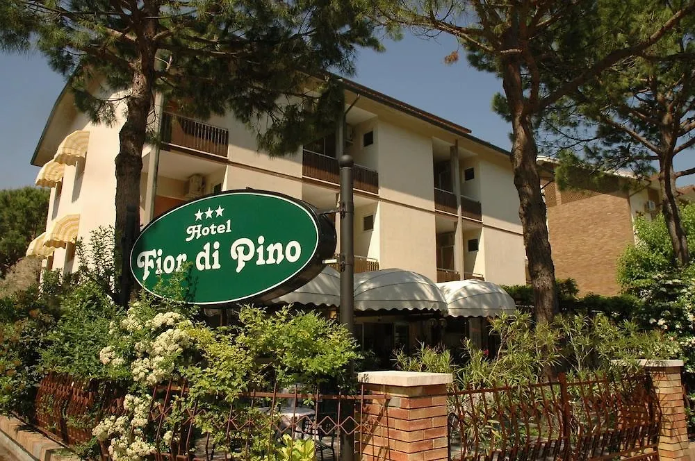 Hotel Fior Di Pino Pinarella 3*,  Italia